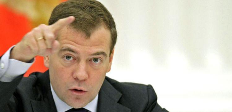 Премьер-министр Медведев пообещал не повышать пенсионный возраст