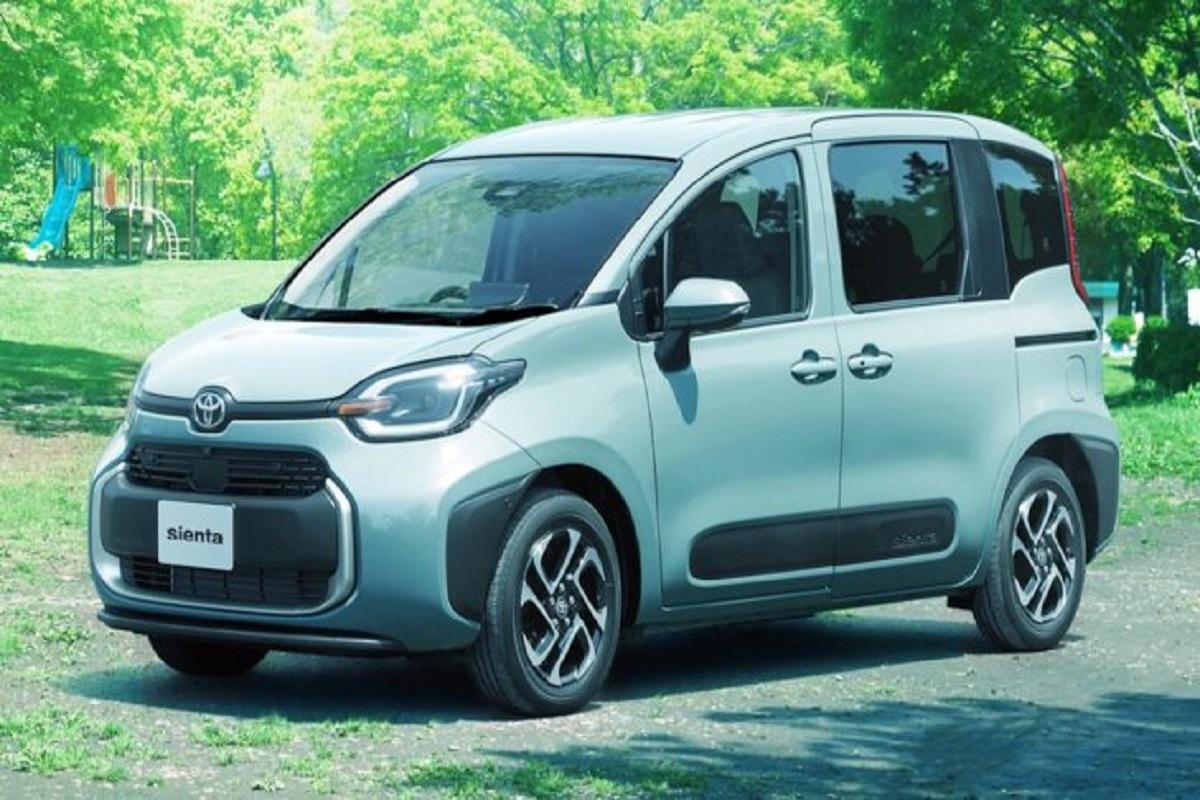 Японский минивэн Toyota Sienta стал доступен россиянам