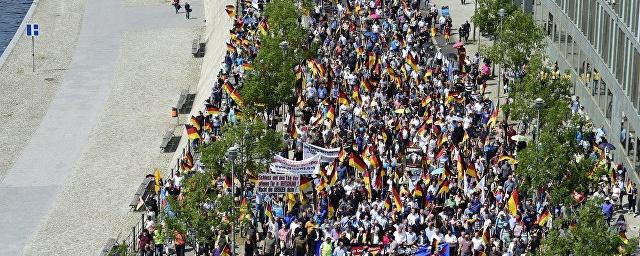 В Германии в протестных акциях приняли участие более 25 тысяч человек