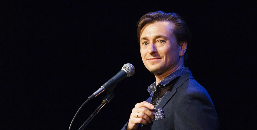 Медики выписали Сергея Безрукова из больницы после лечения ковида - Видео