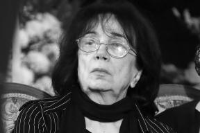 «Маша била мать?»: дочь Баталова с ДЦП обвинили в смерти вдовы актера из-за синяков на теле