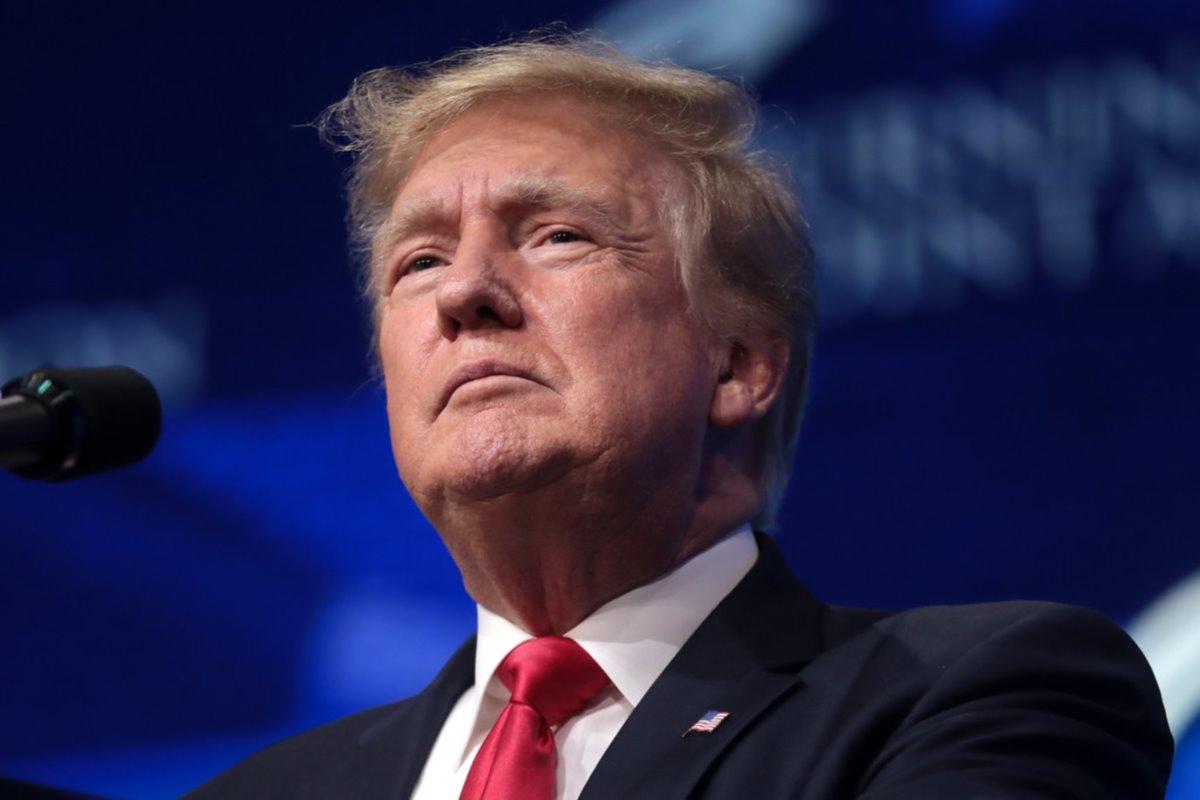 Верховный суд США встал на сторону Трампа в споре о праве на гражданство по рождению