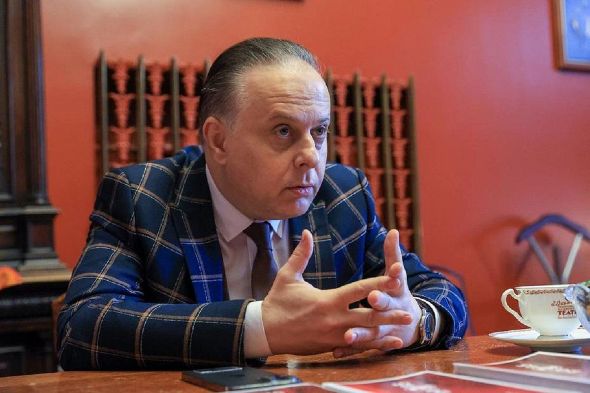 Российские активисты умоляют Любимову уволить директора Театра им. Вахтангова