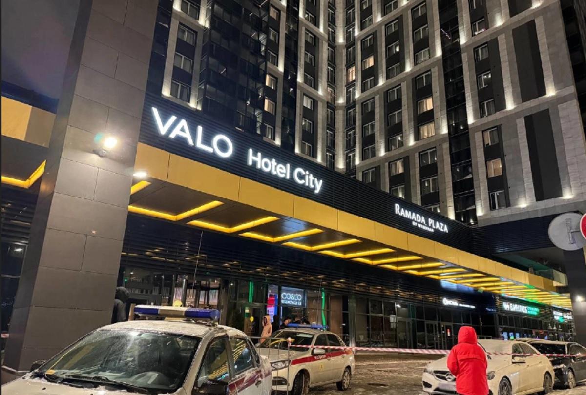 В Петербурге из-за угрозы минирования срочно эвакуировали отель Valo и ТРК «Континент»