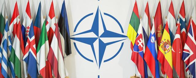 Бывший советник Рейгана Бэндоу считает, что Украину ни в коем случае не нужно принимать в НАТО