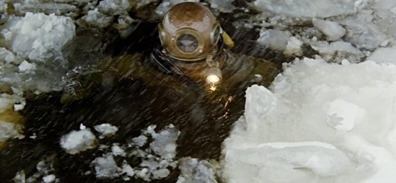 В Волгоградской области два дня искали пропавшего 71-летнего пенсионера, а он провалился под лед и утонул