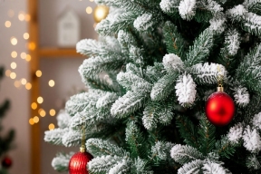 Натуральная елка станет редкой гостьей: в России стремительно растет спрос на искусственные деревья