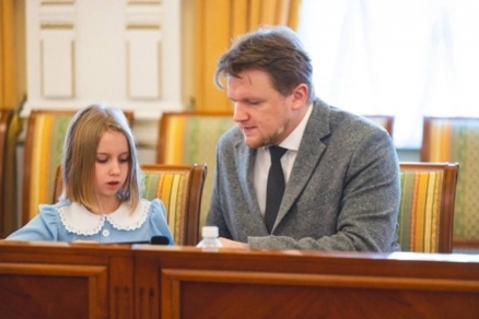 Власти Мурманской области рассматривают создание детских комнат в крупных организациях