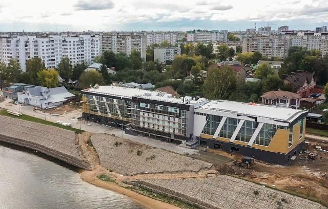 В столице Верхневолжья завершается возведение гребной базы на реке Тверца