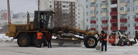 В Братске ежедневно уборкой снега занимаются 45 единиц техники