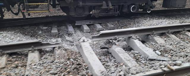 В Брянской области в результате обстрела ВСУ повреждена железная дорога