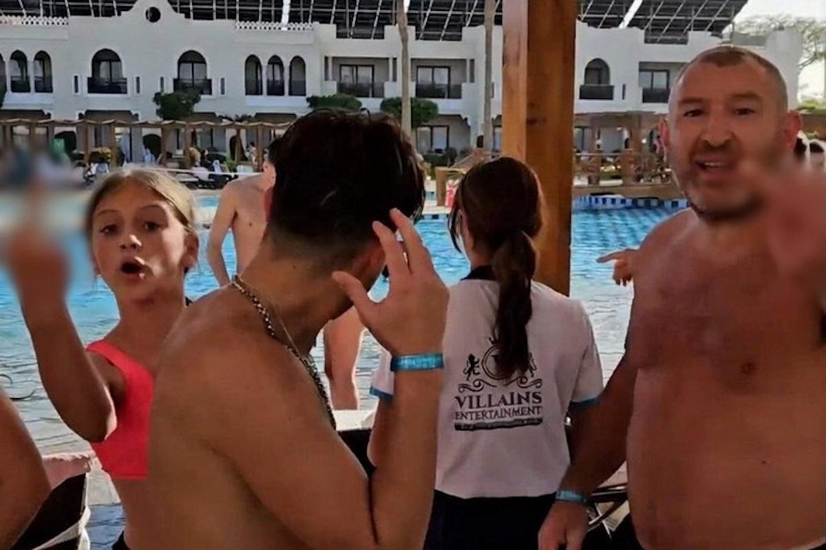 «Русские, валите отсюда»: в египетском отеле британцы толпой напали на русскую пару с тремя детьми