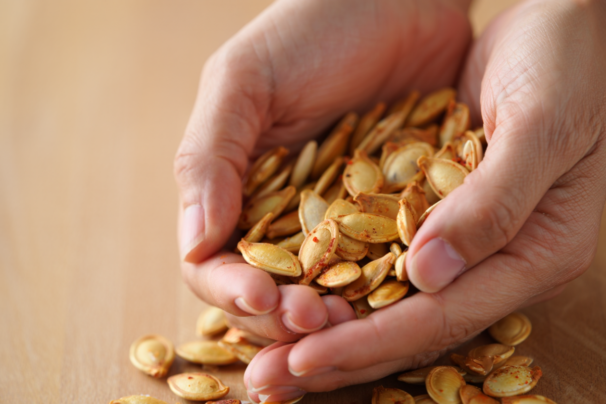 Тыквенные семечки при высокой калорийности помогают укреплять сердце и иммунитет