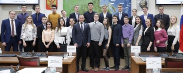 В региональном парламенте стартовала деловая игра «Я – депутат!», посвященная 25-летию Законодательной Думы Хабаровского края.