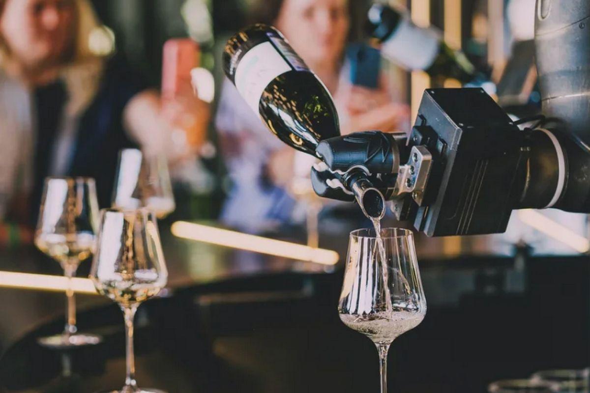 Российские роботы захватывают винные погреба: отечественный ИИ создает лучшие вина