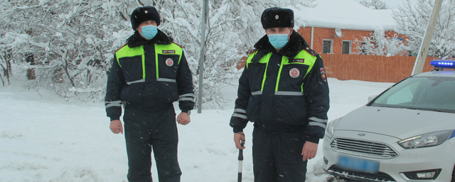 В Адыгее полицейские помогли доставить в больницу мужчину с инсультом