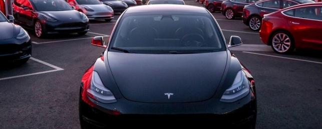 Tesla продала электрокар Model 3 14-летнему подростку