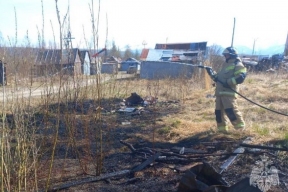 Пенсионерка из Магадана хотела сжечь мусор на даче, но устроила крупный пожар