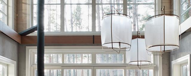 Дизайнеры подсказали, какие светильники подойдут для высоких потолков в вашей квартире