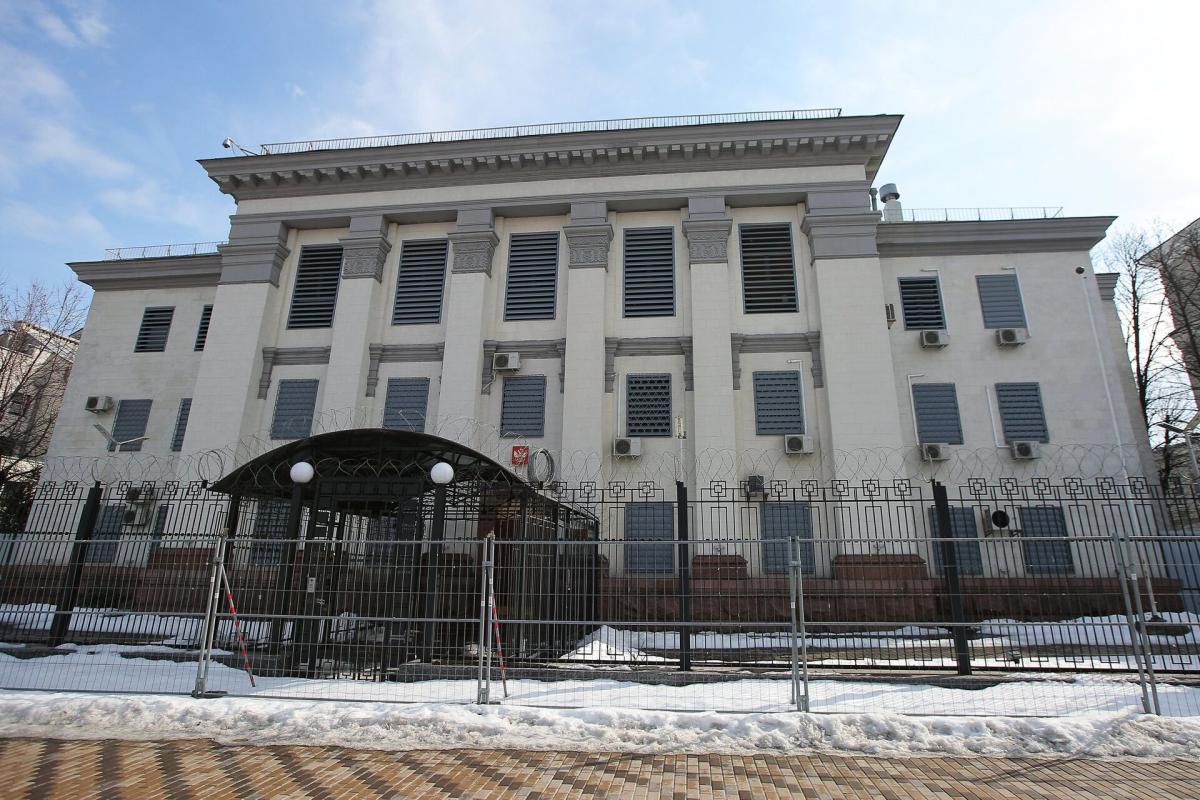 Украинское хамство. Какова судьба посольства РФ в Киеве?