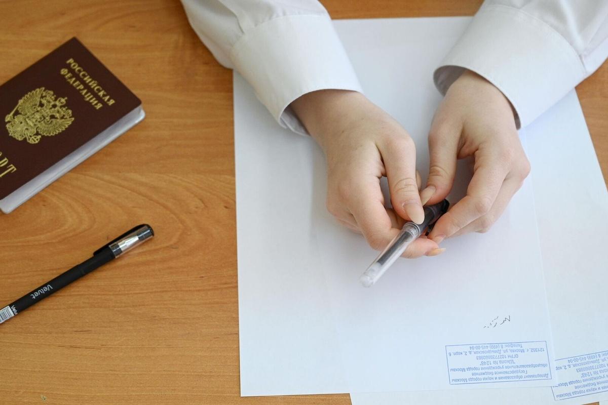 В ЛНР стартовала сдача ЕГЭ для школьников и выпускников прошлых лет