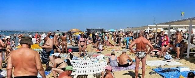 Власти Анапы заявили, что пляжи курорта заполнены на 90%