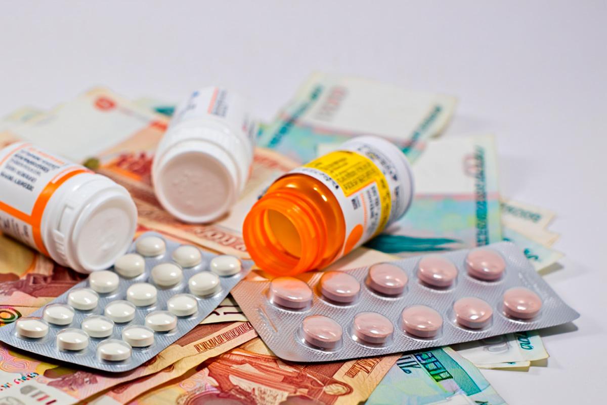 В Приангарье объяснили причины долгов по контрактам с аптечной базой