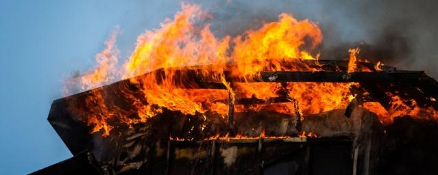 В Таганроге при пожаре в гараже погибли двое мужчин