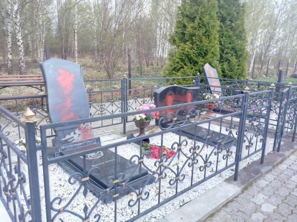 Под Ярославлем вандалы разгромили захоронения на армянском кладбище