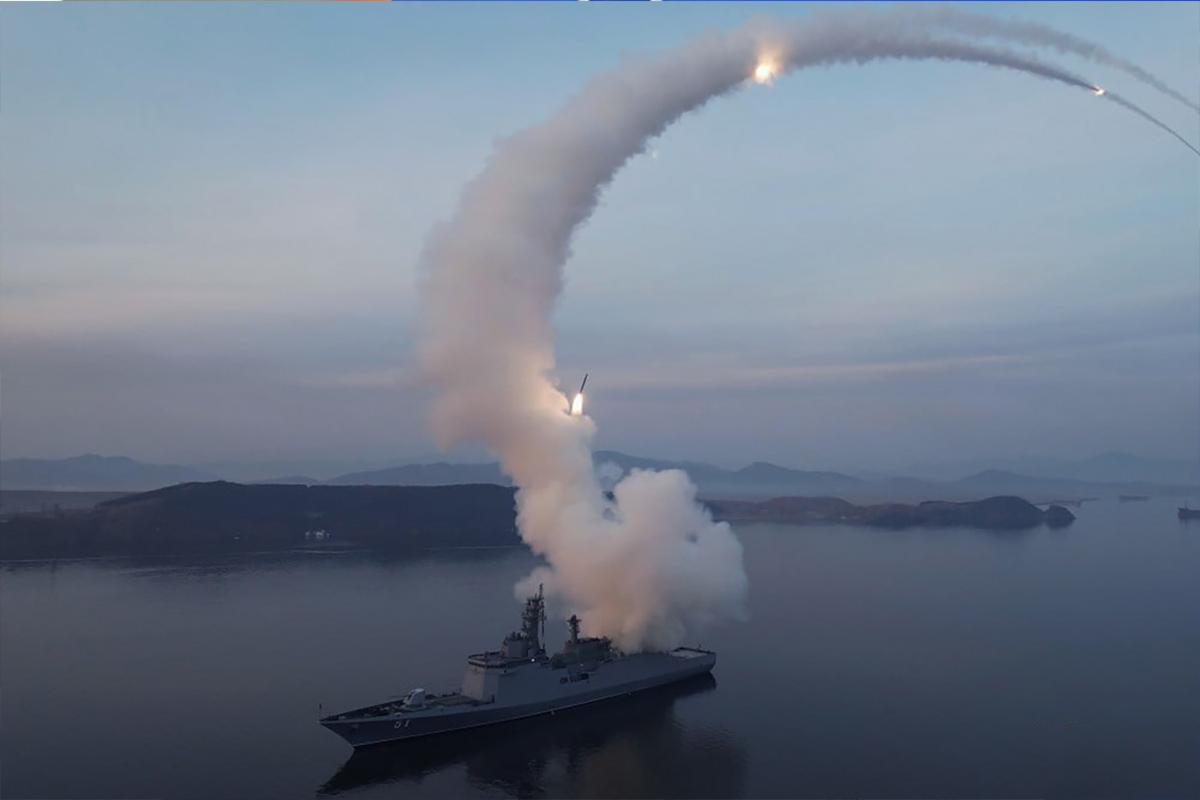 Ким Чен Ын «нажал на кнопку»: зачем лидер КНДР лично контролировал запуск ракет с новейшего эсминца