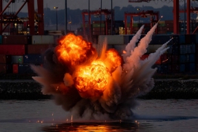 Мощный пожар произошел в порту Одессы на фоне воздушной тревоги