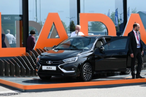 Lada Aura поступает в продажу: первый запуск в Москве и Санкт-Петербурге с ценой от 2,6 млн рублей