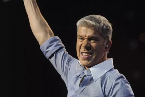 Получивший травму во время выступления Олег Газманов продолжит давать концерты