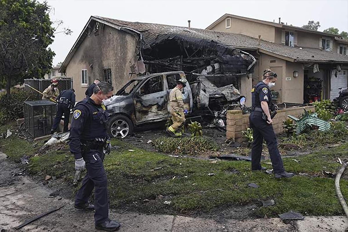 Жертвами авиакатастрофы в Калифорнии стали два человека