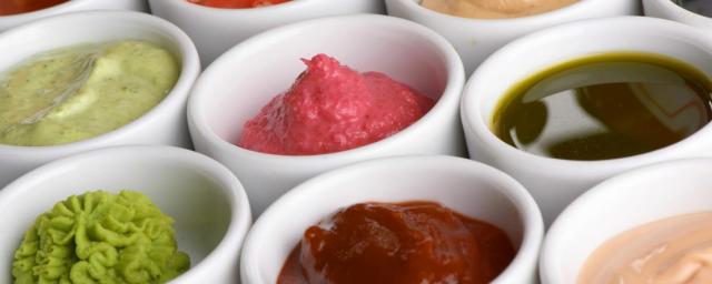 Эксперт Яков Менделеев рассказал, какой соус идеально подходит для суши и роллов