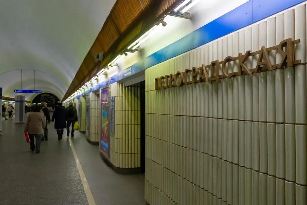 Пассажирам петербургского метро вернут переплату за проезд из-за технического сбоя