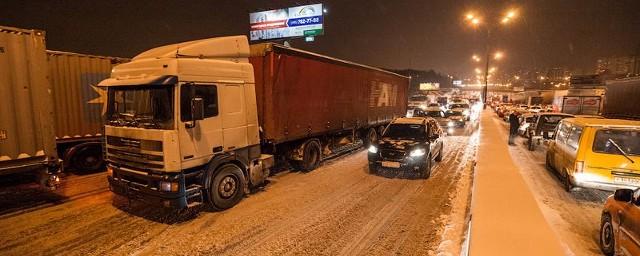 На МКАД перевернулись два легковых автомобиля