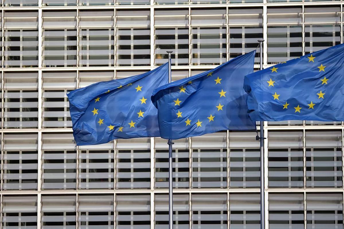 Домбровскис: Киев вернет кредиты ЕС, если Москва выплатит репарации