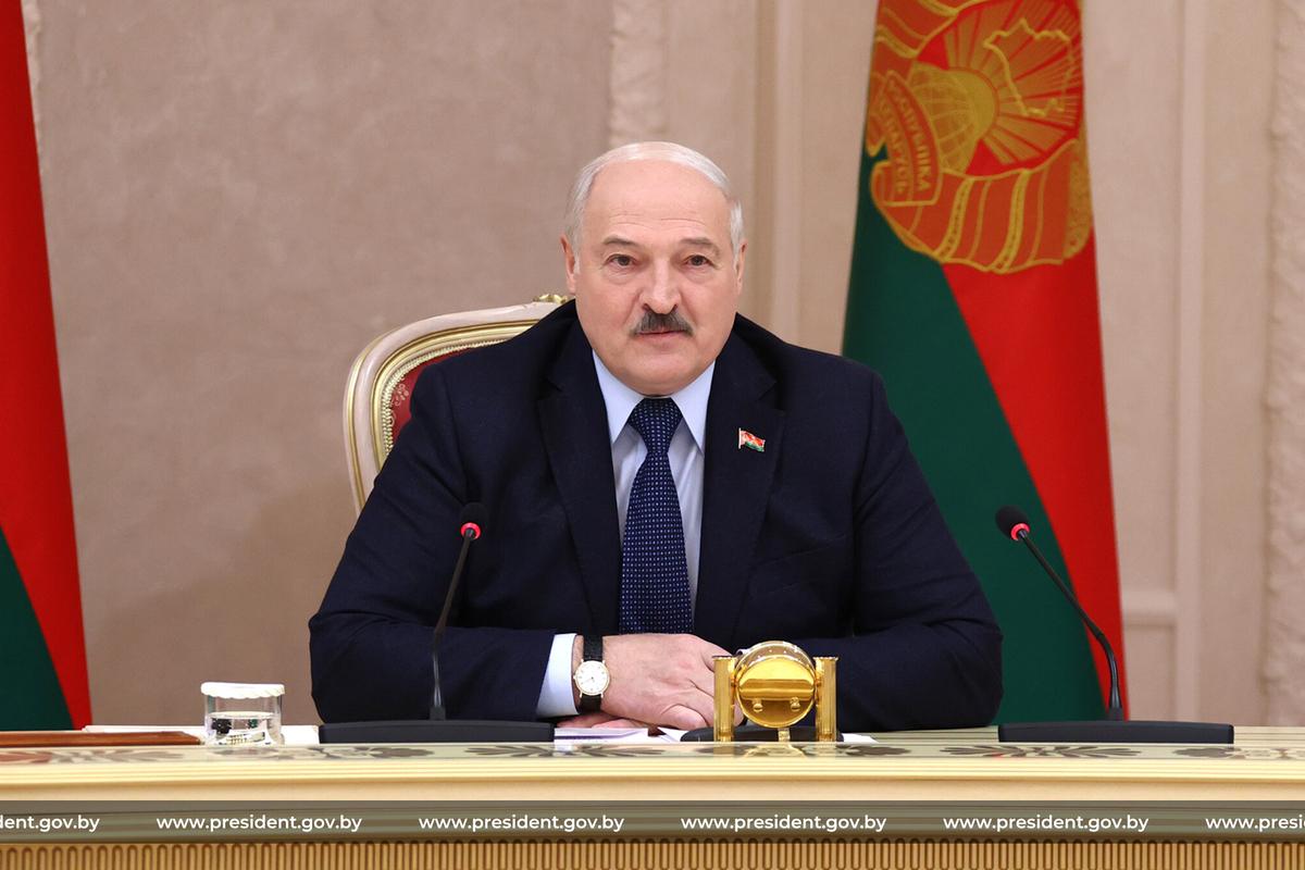 Лукашенко напомнил Трампу, что нельзя просто так взять и назначить президента Украины