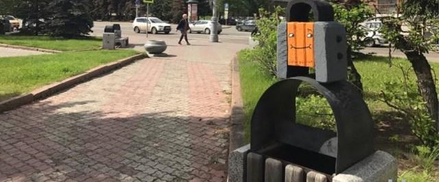 В центре Красноярска активисты обустроили «Площадь пяти урн»