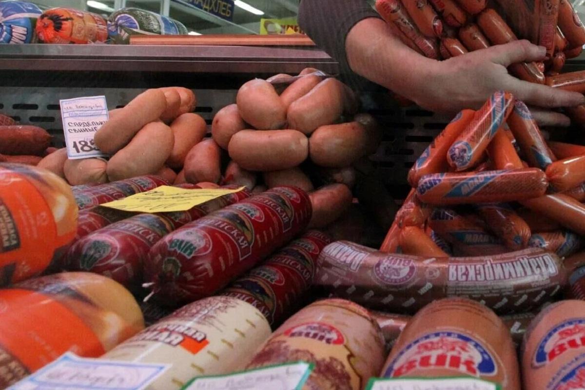 Онколог Карасев назвал продукты, вызывающие рак