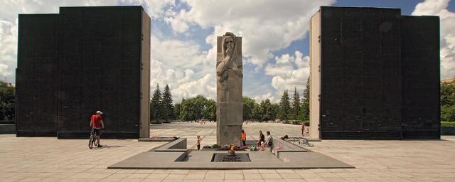 В Новосибирске начали реконструкцию Монумента Славы