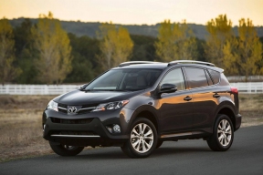 Как получить премиум-кроссовер по цене Toyota RAV4: топ-3 варианта для покупателя