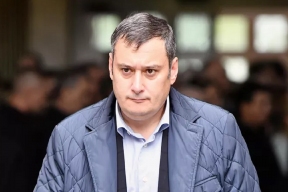 Хинштейн поручил выставить колье и штандарт губернатора в Доме Советов