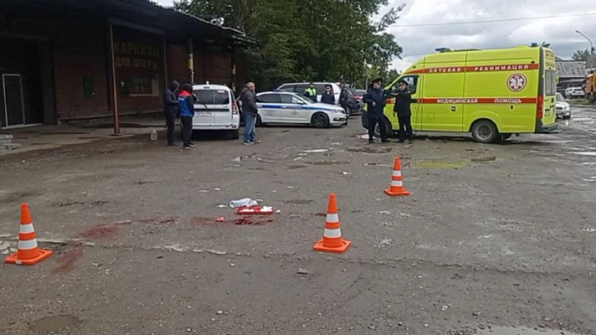 В Новосибирске водитель минивэна насмерть задавил двухлетнего малыша на парковке