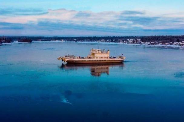 Движение парома в Подпорожском районе восстановили после шторма