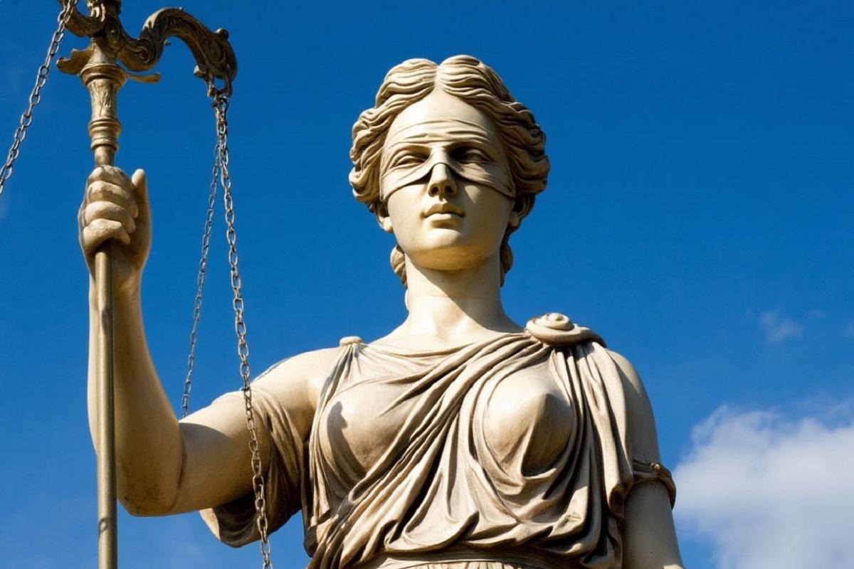 Работник банка обокрал пожилых клиентов на 9 млн рублей в российском городе