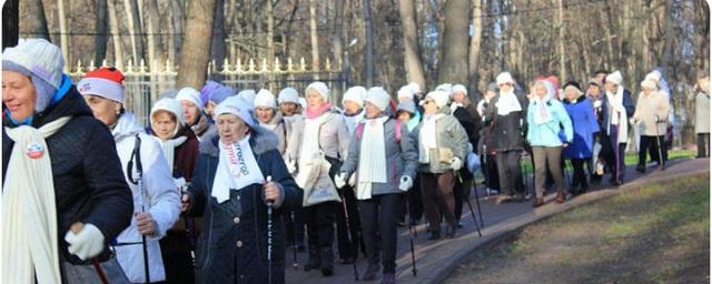 Пенсионеры из Егорьевска поучаствовали в тренировке по скандинавской ходьбе
