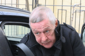 Вышедший по УДО Михаил Ефремов посетил могилу матери на Троекуровском кладбище