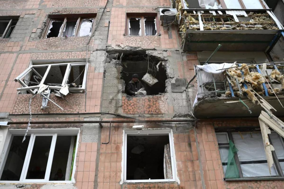 В Луганске планируют восстановить дом, пострадавший при ракетном обстреле ВСУ
